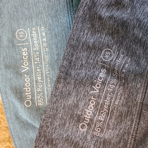 2 pairs Outdoor Voices leggings XS - Picture 5 of 5